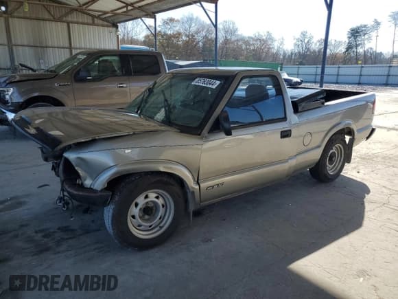 ✅ 2001 Chevrolet S-10 • VIN: 1GCCS14511K133200 • Лот: 85763044. Опубликован ранее на Copart с пробегом 154 645 миль. Бесплатный доступ к архиву аукционных продаж из США и подробный отчёт об истории автомобиля на DreamBid. Изображение 1.