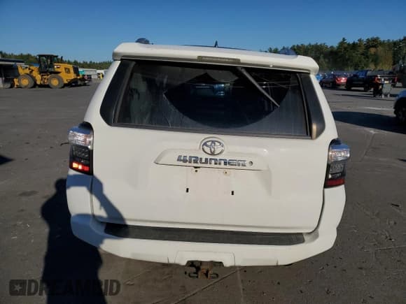 ✅ 2015 Toyota 4Runner Limited • VIN: JTEBU5JR3F5272511 • Лот: 81996355. Опубликован ранее на Copart с пробегом Не указан. Бесплатный доступ к архиву аукционных продаж из США и подробный отчёт об истории автомобиля на DreamBid. Изображение 6.