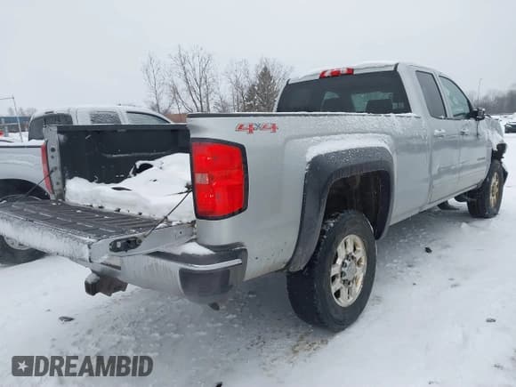 ✅ 2015 Chevrolet Silverado 2500HD LT • VIN: 1GC2KVEG4FZ555799 • Lot: 41308705. Wystawiony na IAAI z przebiegiem 206 455 mil. Bezpłatny archiwum sprzedaży aukcyjnych z USA i szczegółowy raport historii pojazdu na DreamBid. Zdjęcie 4.