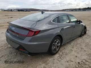 2022 Hyundai Sonata SEL z VIN KMHL64JA5NA243472, wystawiony jako Copart lot #66193932 z przebiegiem 3 617 mil mil oraz . Historia ofert i sprzedaży dostępna na DreamBid. Obrazek 4.