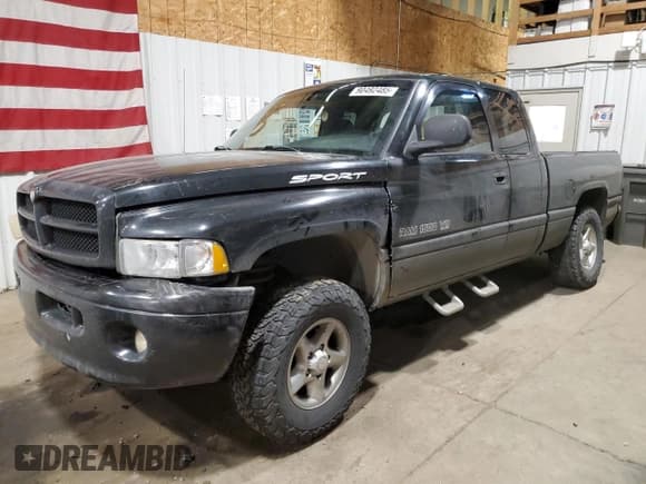 ✅ 2001 Dodge 1500 • VIN: 3B7HF13Z31M264958 • Lot: 90492485. Wystawiony na Copart z przebiegiem 90 877 mil. Bezpłatny archiwum sprzedaży aukcyjnych z USA i szczegółowy raport historii pojazdu na DreamBid. Zdjęcie 1.