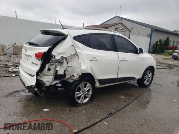 ✅ 2011 Hyundai Tucson Limited • VIN: KM8JU3ACXBU205528 • Lot: 64968664. Listed on Copart with 161,635 mi miles. Access the free auction sales archive from the USA and view a detailed vehicle history report at DreamBid. Image 3.