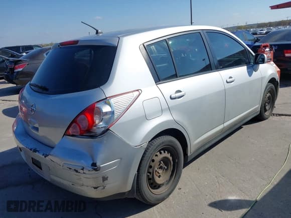 ✅ 2008 Nissan Versa SL • VIN: 3N1BC13E68L421834 • Lot: 43726915. Listed on IAAI with 215,159 mi. Free auction sales archive from the USA and detailed vehicle history report at DreamBid. Image 4.