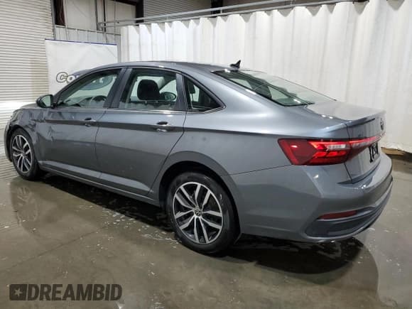 ✅ 2025 Volkswagen Jetta SE • VIN: 3VW7X7BU8SM083841 • Лот: 90753015. Опубликован ранее на Copart с пробегом 13 534 миль. Бесплатный доступ к архиву аукционных продаж из США и подробный отчёт об истории автомобиля на DreamBid. Изображение 2.