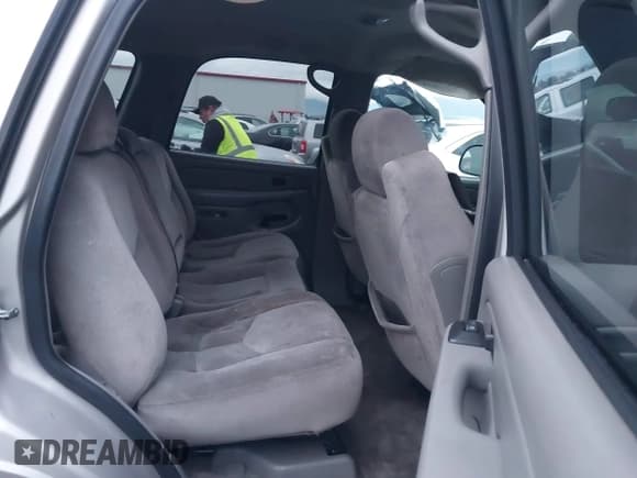 ✅ 2006 GMC Yukon SLT • VIN: 1GKEC13TX6R124892 • Lot: 43723334. Wystawiony na IAAI z przebiegiem 200 184 mil. Bezpłatny archiwum sprzedaży aukcyjnych z USA i szczegółowy raport historii pojazdu na DreamBid. Zdjęcie 8.