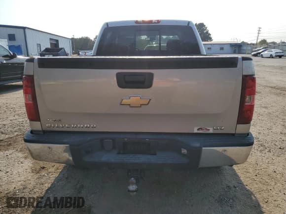 ✅ 2008 Chevrolet Silverado 1500 LTZ • VIN: 2GCEK133681101586 • Lot: 75098234. Listed on Copart with 188,518 mi. Free auction sales archive from the USA and detailed vehicle history report at DreamBid. Image 6.