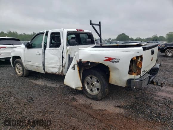 ✅ 2010 Chevrolet Silverado 1500 • VIN: 1GCSKTE21AZ134155 • Lot: 56755525. Wystawiony na Copart z przebiegiem 170 125 mil. Bezpłatny archiwum sprzedaży aukcyjnych z USA i szczegółowy raport historii pojazdu na DreamBid. Zdjęcie 2.