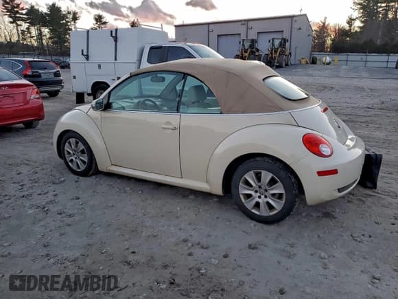 ✅ 2009 Volkswagen Beetle S • VIN: 3VWRG31Y99M400641 • Lot: 96970915. Listed on Copart with 200,413 mi. Free auction sales archive from the USA and detailed vehicle history report at DreamBid. Image 2.