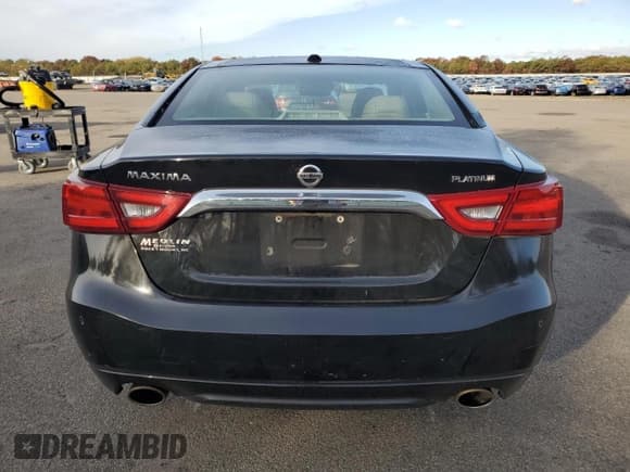 ✅ 2018 Nissan Maxima Platinum • VIN: 1N4AA6AP4JC362371 • Lot: 89444065. Wystawiony na Copart z przebiegiem 68 703 mil. Bezpłatny archiwum sprzedaży aukcyjnych z USA i szczegółowy raport historii pojazdu na DreamBid. Zdjęcie 6.