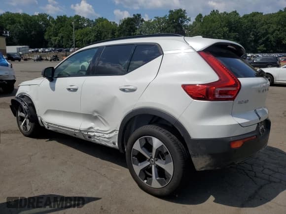 ✅ 2025 Volvo XC40 Plus Dark Theme • VIN: YV4L12UC8S2459792 • Lot: 65142235. Listed on Copart with 1,739 mi. Free auction sales archive from the USA and detailed vehicle history report at DreamBid. Image 2.