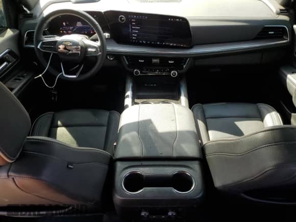 2025 Chevrolet Suburban Premier with VIN 1GNS6FRD2SR246005, listed as a Copart auction lot 86817715 with 13,239 mi miles and Clean title. Bid and sale history available at DreamBid. Image 8.