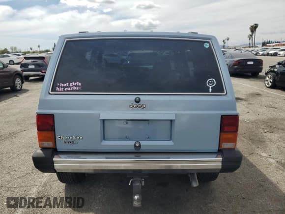 ✅ 1988 Jeep Cherokee • VIN: 1JCMT782XJT081448 • Lot: 51341915. Listed on Copart with 178,057 mi. Free auction sales archive from the USA and detailed vehicle history report at DreamBid. Image 6.