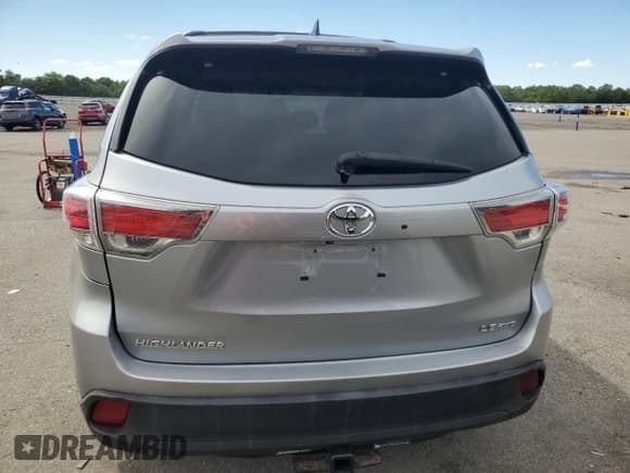 ✅ 2014 Toyota Highlander LE • VIN: 5TDBKRFH3ES044955 • Lot: 71030155. Listed on Copart with 83,769 mi. Free auction sales archive from the USA and detailed vehicle history report at DreamBid. Image 6.