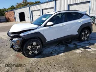 2025 Hyundai Kona SEL with VIN KM8HBCAB7SU324231, listed as a Copart auction lot 85828355 with 7,117 mi miles and Non repairable. Bid and sale history available at DreamBid. Image 1.