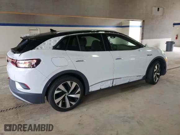 ✅ 2021 Volkswagen ID.4 1st Edition • VIN: WVGDMPE27MP010140 • Lot: 64856265. Listed on Copart with 43,390 mi. Free auction sales archive from the USA and detailed vehicle history report at DreamBid. Image 3.