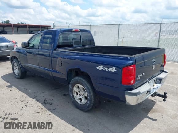 ✅ 2005 Dodge Dakota SLT • VIN: 1D7HW42N35S166791 • Lot: 42906810. Listed on IAAI with 134,232 mi. Free auction sales archive from the USA and detailed vehicle history report at DreamBid. Image 3.