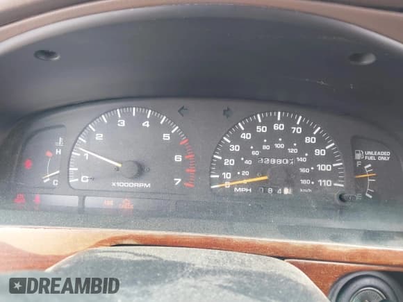 ✅ 1996 Toyota 4Runner SR5 • VIN: JT3HN86R1T0037026 • Lot: 42155076. Wystawiony na IAAI z przebiegiem 228 804 mil. Bezpłatny archiwum sprzedaży aukcyjnych z USA i szczegółowy raport historii pojazdu na DreamBid. Zdjęcie 7.