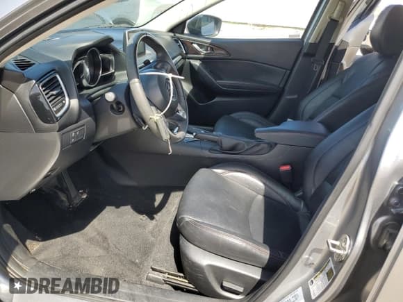 ✅ 2016 Mazda 3 S Touring • VIN: JM1BM1W38G1277892 • Lot: 51369875. Wystawiony na Copart z przebiegiem 110 547 mil. Bezpłatny archiwum sprzedaży aukcyjnych z USA i szczegółowy raport historii pojazdu na DreamBid. Zdjęcie 7.