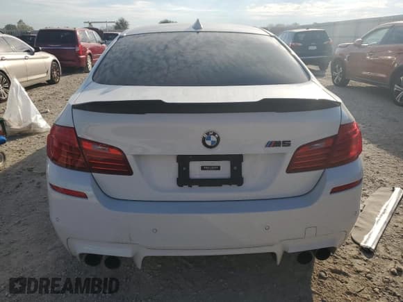 ✅ 2014 BMW M5 • VIN: WBSFV9C59ED593244 • Lot: 86485725. Wystawiony na Copart z przebiegiem 110 934 mil. Bezpłatny archiwum sprzedaży aukcyjnych z USA i szczegółowy raport historii pojazdu na DreamBid. Zdjęcie 7.