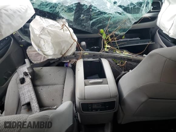 ✅ 2017 Toyota Highlander LE • VIN: 5TDZARFH4HS028401 • Lot: 68082975. Listed on Copart with Not provided. Free auction sales archive from the USA and detailed vehicle history report at DreamBid. Image 8.