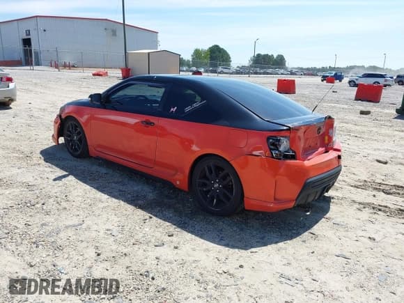 ✅ 2015 Scion tC • VIN: JTKJF5C79FJ006609 • Lot: 43083181. Wystawiony na IAAI z przebiegiem 225 343 mil. Bezpłatny archiwum sprzedaży aukcyjnych z USA i szczegółowy raport historii pojazdu na DreamBid. Zdjęcie 3.