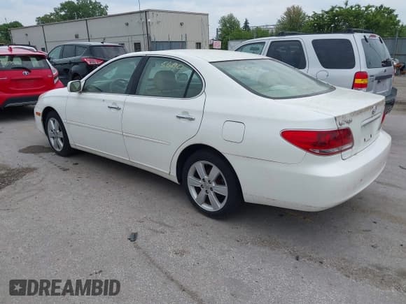 ✅ 2005 Lexus ES 350 • VIN: JTHBA30G955097261 • Lot: 42465680. Listed on IAAI with 182,328 mi. Free auction sales archive from the USA and detailed vehicle history report at DreamBid. Image 3.