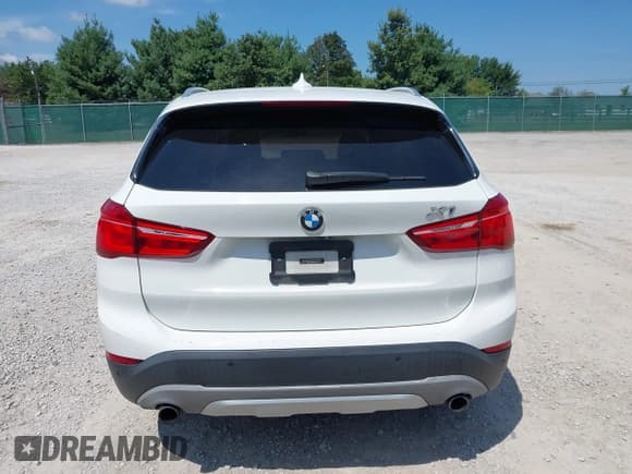 ✅ 2017 BMW X1 xDrive28i • VIN: WBXHT3Z39H4A52357 • Лот: 43003182. Опубликован ранее на IAAI с пробегом 175 870 миль. Бесплатный доступ к архиву аукционных продаж из США и подробный отчёт об истории автомобиля на DreamBid. Изображение 16.