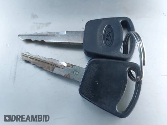 ✅ 2008 Ford F-250 • VIN: 1FDSX21R98EC69556 • Лот: 43472085. Опубликован ранее на IAAI с пробегом 191 424 миль. Бесплатный доступ к архиву аукционных продаж из США и подробный отчёт об истории автомобиля на DreamBid. Изображение 11.