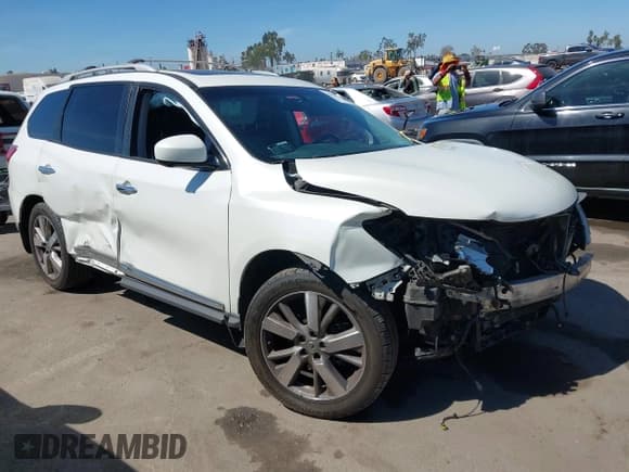 ✅ 2015 Nissan Pathfinder SV • VIN: 5N1AR2MN6FC640289 • Lot: 43030340. Listed on IAAI with 215,980 mi. Free auction sales archive from the USA and detailed vehicle history report at DreamBid. Image 1.