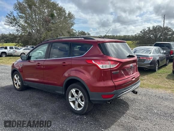 ✅ 2013 Ford Escape SE • VIN: 1FMCU9G95DUD25554 • Lot: 79906544. Wystawiony na Copart z przebiegiem Nie podano. Bezpłatny archiwum sprzedaży aukcyjnych z USA i szczegółowy raport historii pojazdu na DreamBid. Zdjęcie 3.