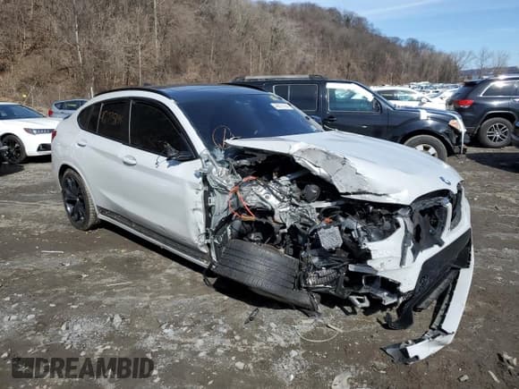 ✅ 2021 BMW X4 M • VIN: 5YMUJ0C04M9F91214 • Lot: 46075194. Wystawiony na Copart z przebiegiem Nie podano. Bezpłatny archiwum sprzedaży aukcyjnych z USA i szczegółowy raport historii pojazdu na DreamBid. Zdjęcie 4.