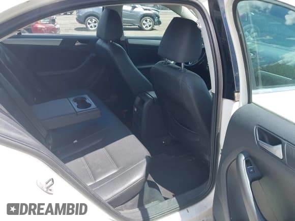 ✅ 2013 Volkswagen Jetta SE • VIN: 3VWDP7AJ9DM402998 • Lot: 42199844. Listed on IAAI with 165,644 mi. Free auction sales archive from the USA and detailed vehicle history report at DreamBid. Image 8.