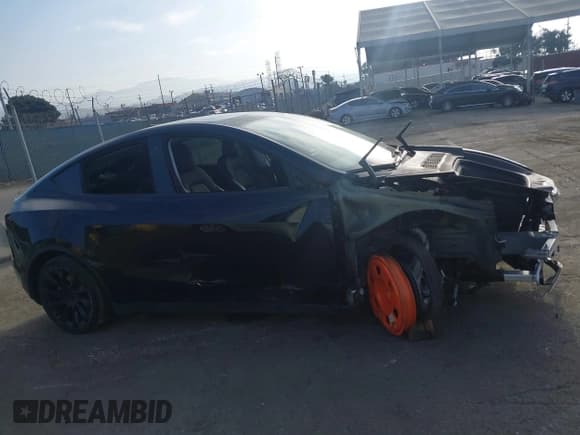 ✅ 2022 Tesla Model Y Long Range • VIN: 7SAYGDEE4NF440177 • Lot: 43136503. Wystawiony na IAAI z przebiegiem 26 673 mil. Bezpłatny archiwum sprzedaży aukcyjnych z USA i szczegółowy raport historii pojazdu na DreamBid. Zdjęcie 14.