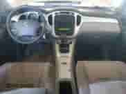 2007 Toyota Highlander z VIN JTEGD21AX70163427, wystawiony jako Copart lot #68708775 z przebiegiem 175 936 mil mil oraz Czysty tytuł • Clean title. Historia ofert i sprzedaży dostępna na DreamBid. Obrazek 8.