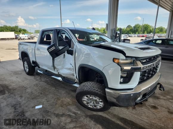 ✅ 2021 Chevrolet Silverado 2500HD LT • VIN: 1GC1YNEY8MF187838 • Lot: 68161805. Wystawiony na Copart z przebiegiem 113 341 mil. Bezpłatny archiwum sprzedaży aukcyjnych z USA i szczegółowy raport historii pojazdu na DreamBid. Zdjęcie 4.