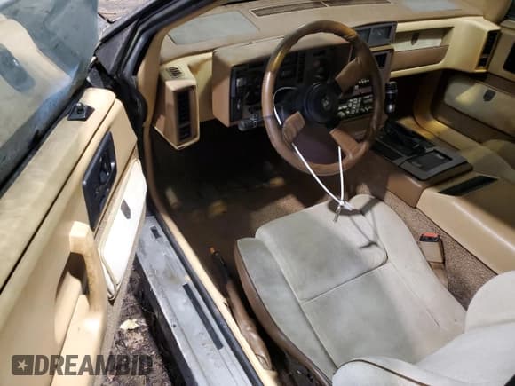 ✅ 1986 Pontiac Fiero • VIN: 1G2PG9791GP270010 • Лот: 85058834. Опубликован ранее на Copart с пробегом 193 802 миль. Бесплатный доступ к архиву аукционных продаж из США и подробный отчёт об истории автомобиля на DreamBid. Изображение 8.