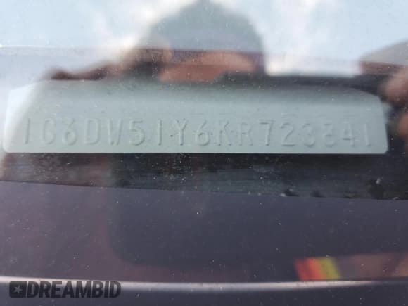 ✅ 1989 Cadillac Brougham • VIN: 1G6DW51Y6KR723841 • Lot: 74548864. Wystawiony na Copart z przebiegiem 74 705 mil. Bezpłatny archiwum sprzedaży aukcyjnych z USA i szczegółowy raport historii pojazdu na DreamBid. Zdjęcie 13.