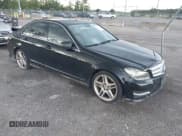 ✅ 2013 Mercedes-Benz C 300 Sport • VIN: WDDGF8AB7DR249298 • Lot: 42873222. Wystawiony na IAAI z przebiegiem 147 269 mil. Bezpłatny archiwum sprzedaży aukcyjnych z USA i szczegółowy raport historii pojazdu na DreamBid. Zdjęcie 1.