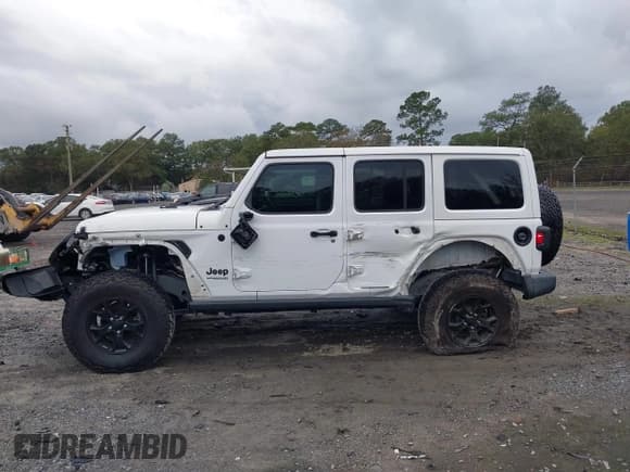 ✅ 2021 Jeep Wrangler Unlimited Willys • VIN: 1C4HJXDN0MW685716 • Lot: 40837088. Wystawiony na IAAI z przebiegiem 35 881 mil. Bezpłatny archiwum sprzedaży aukcyjnych z USA i szczegółowy raport historii pojazdu na DreamBid. Zdjęcie 14.