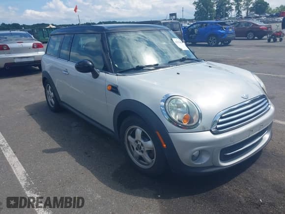 ✅ 2011 MINI Clubman • VIN: WMWZF3C55BTX81658 • Lot: 42543851. Listed on IAAI with 116,628 mi. Free auction sales archive from the USA and detailed vehicle history report at DreamBid. Image 1.