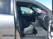 ✅ 2023 Lexus GX 460 Premium • VIN: JTJAM7BX5P5365232 • Lot: 43560466. Wystawiony na IAAI z przebiegiem 31 699 mil. Bezpłatny archiwum sprzedaży aukcyjnych z USA i szczegółowy raport historii pojazdu na DreamBid. Zdjęcie 5.