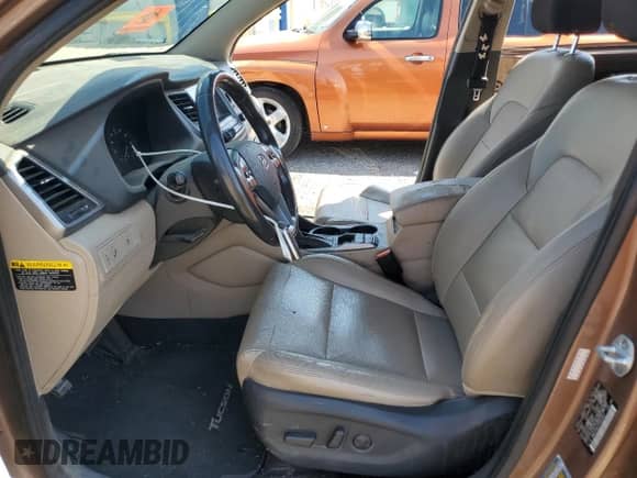 2017 Hyundai Tucson SE with VIN KM8J33A47HU422667, listed as a Copart auction lot 81711595 with 105,108 mi miles and Salvage title. Bid and sale history available at DreamBid. Image 7.