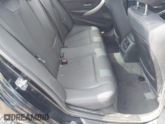 ✅ 2015 BMW 3 Series 320i • VIN: WBA3B1C59FK138134 • Lot: 42499308. Listed on IAAI with 131,409 mi. Free auction sales archive from the USA and detailed vehicle history report at DreamBid. Image 8.