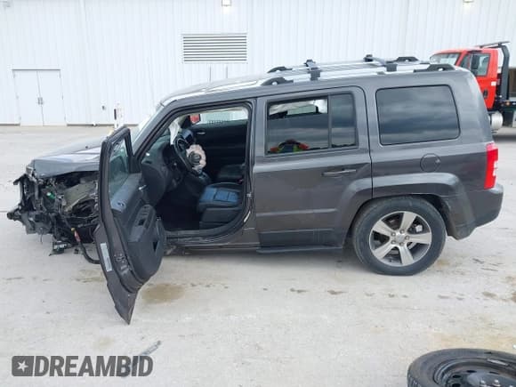 ✅ 2017 Jeep Patriot High Altitude • VIN: 1C4NJRFB2HD205369 • Lot: 42346508. Listed on IAAI with Not provided. Free auction sales archive from the USA and detailed vehicle history report at DreamBid. Image 15.