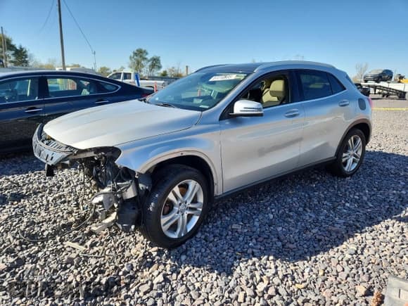 ✅ 2015 Mercedes-Benz GLA 250 • VIN: WDCTG4EB1FJ129498 • Lot: 87210805. Wystawiony na Copart z przebiegiem Nie podano. Bezpłatny archiwum sprzedaży aukcyjnych z USA i szczegółowy raport historii pojazdu na DreamBid. Zdjęcie 1.