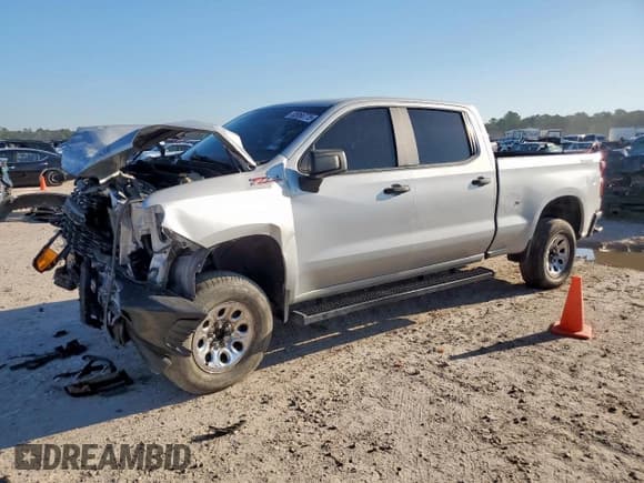 ✅ 2020 Chevrolet Silverado 1500 Custom Trail Boss • VIN: 1GCPYCEH3LZ273022 • Lot: 83956775. Listed on Copart with 110,563 mi. Free auction sales archive from the USA and detailed vehicle history report at DreamBid. Image 1.