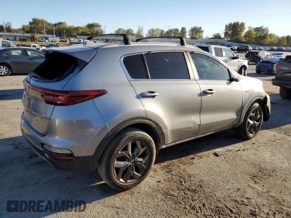 ✅ 2021 Kia Sportage S • VIN: KNDP6CACXM7935904 • Lot: 89692585. Wystawiony na Copart z przebiegiem 43 601 mil. Bezpłatny archiwum sprzedaży aukcyjnych z USA i szczegółowy raport historii pojazdu na DreamBid. Zdjęcie 3.