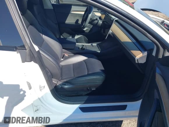 ✅ 2022 Tesla Model 3 Long Range • VIN: 5YJ3E1EBXNF257125 • Lot: 43467276. Wystawiony na IAAI z przebiegiem 36 041 mil. Bezpłatny archiwum sprzedaży aukcyjnych z USA i szczegółowy raport historii pojazdu na DreamBid. Zdjęcie 5.