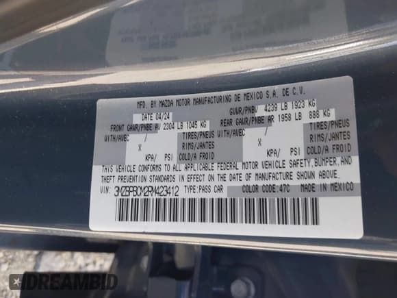 ✅ 2024 Mazda 3 S Carbon Edition • VIN: 3MZBPBCM2RM423412 • Lot: 43122453. Wystawiony na IAAI z przebiegiem 16 392 mil. Bezpłatny archiwum sprzedaży aukcyjnych z USA i szczegółowy raport historii pojazdu na DreamBid. Zdjęcie 9.