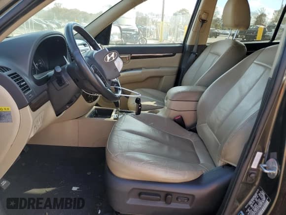 ✅ 2012 Hyundai Santa Fe Limited • VIN: 5XYZKDAG1CG109912 • Lot: 78305644. Listed on Copart with 133,990 mi. Free auction sales archive from the USA and detailed vehicle history report at DreamBid. Image 7.